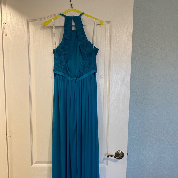 Open-Back Lace and Mesh Bridesmaid Dress, Size 4 - Picture 2 of 4